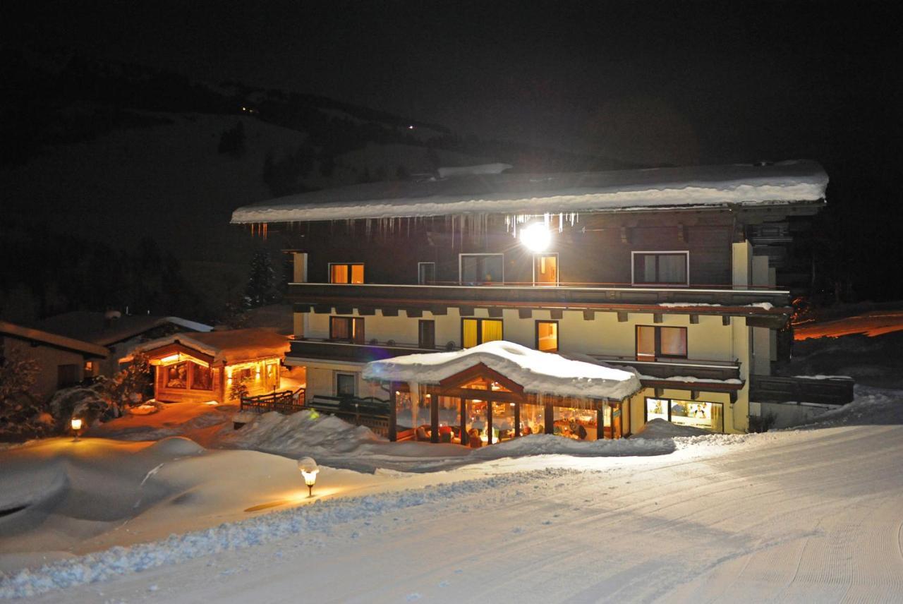 Ski In Ski Out Hotel Unterellmau Saalbach Exterior foto